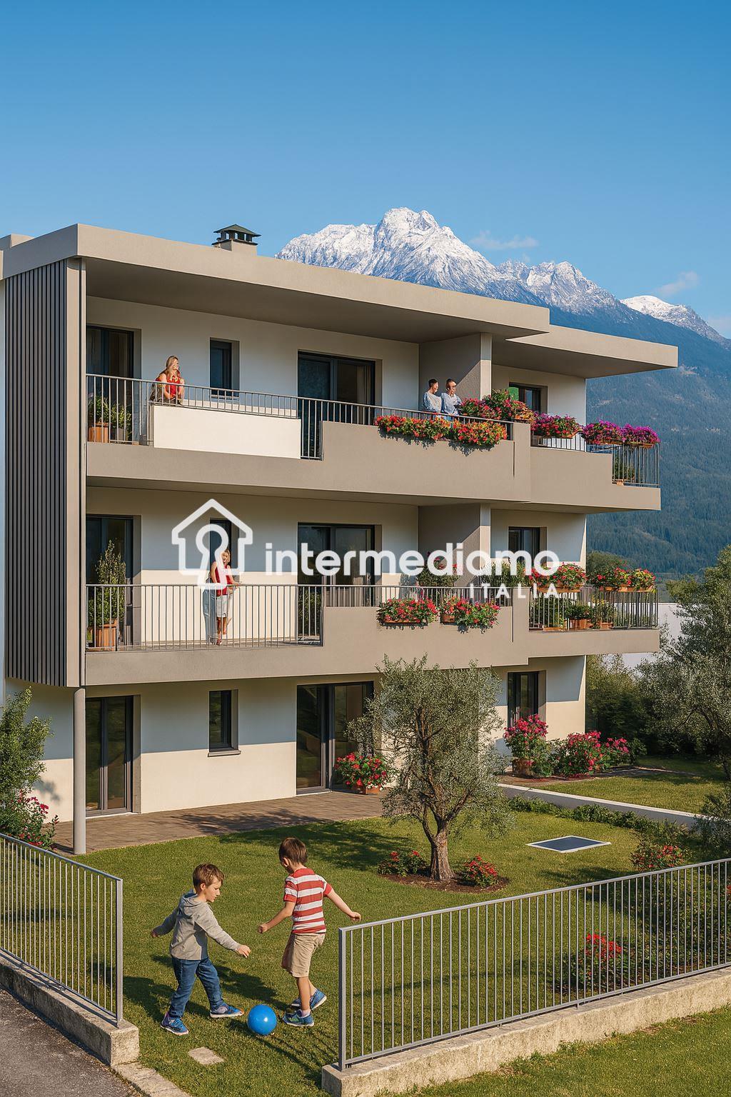 NUOVO TRILOCALE ALL'ULTIMO PIANO CON DOPPIO BALCONE - Appartamento Residenziale Arco